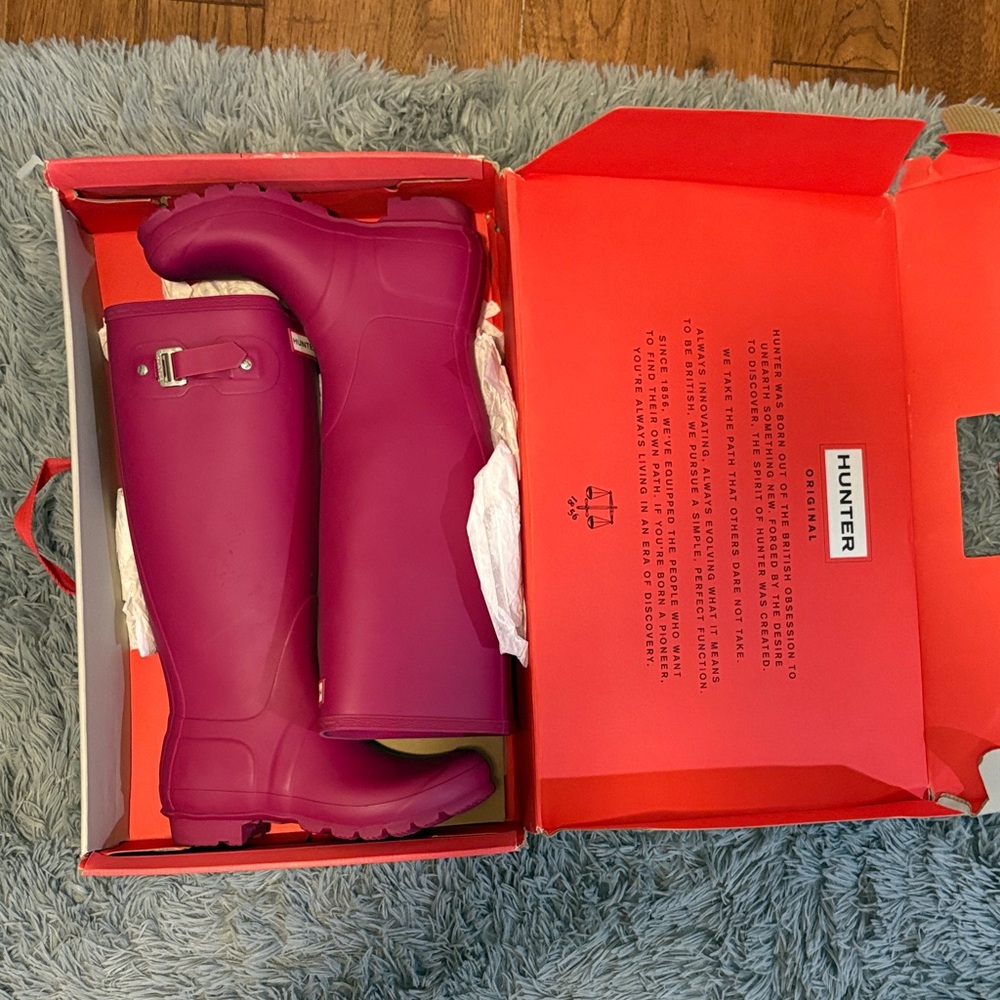 Hunter Women's Fuchsia Rain Boots EXCHANGE